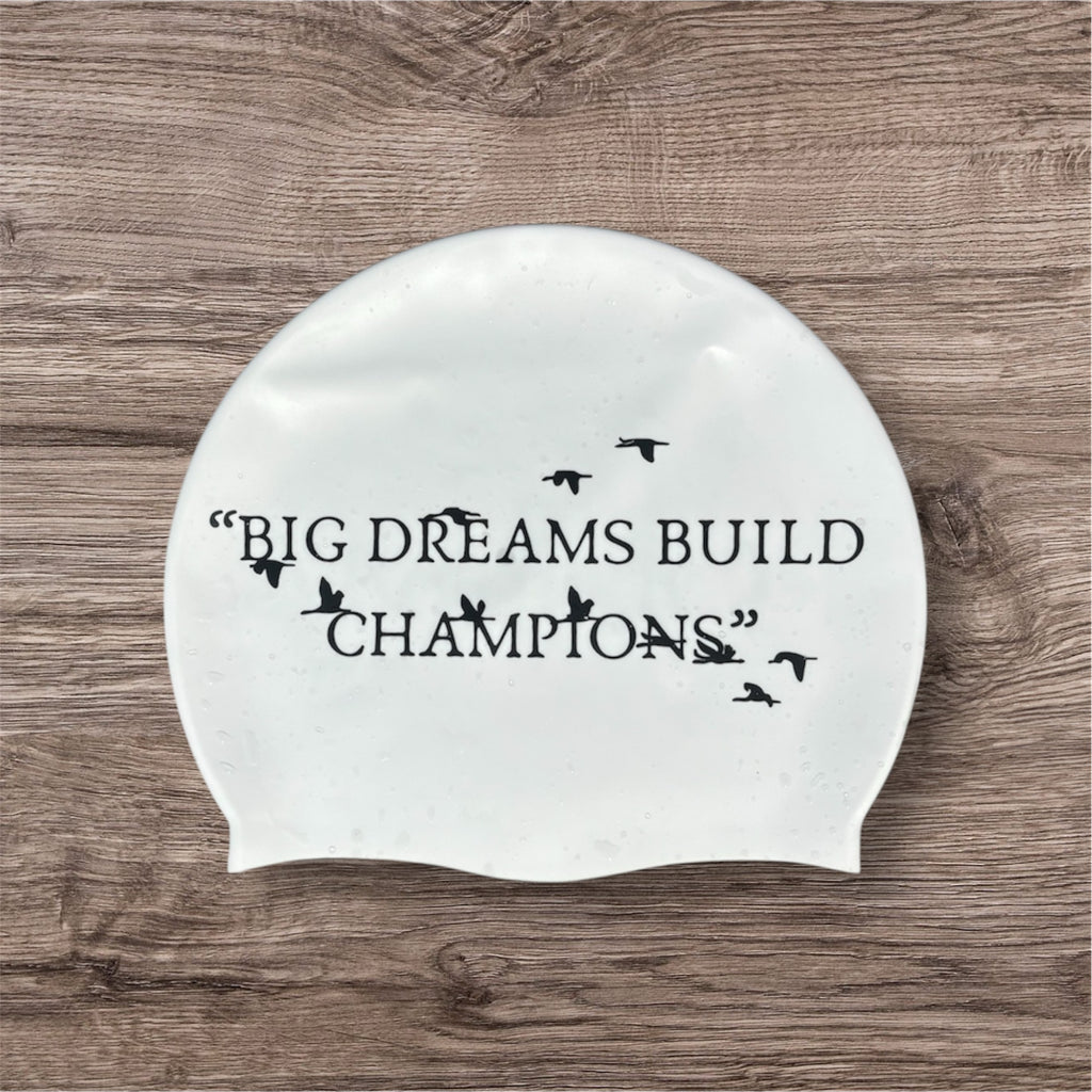 Casque de bain (blanc) - Big dreams build champions (taille standard)
